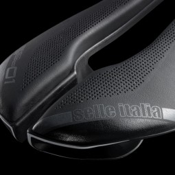 Siodło SELLE ITALIA SP-01 BOOST KIT CARBONIO SUPERFLOW L (id match - L3) carbon/keramic 7x9, fibra-tek, 166g czarne (NEW)