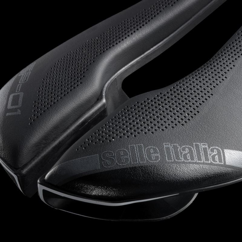 Siodło SELLE ITALIA SP-01 BOOST KIT CARBONIO SUPERFLOW L (id match - L3) carbon/keramic 7x9, fibra-tek, 166g czarne (NEW)