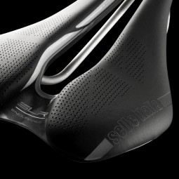 Siodło SELLE ITALIA SLR BOOST ENDURANCE SUPERFLOW S (id match - S3) ti 316 tube 7, fibra-tek, czarne (NEW)