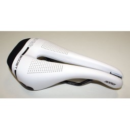 Siodło SELLE ITALIA NOVUS BOOST TM SUPERFLOW S (id match - S3) manganese tube 7, duro-tek, białe (DWZ)