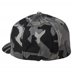 CZAPKA Z DASZKIEM FOX BNKR FLEXFIT BLACK CAMO