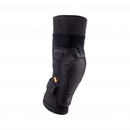 OCHRANIACZ KOLAN FOX LAUNCH PRO KNEE GUARD BLACK