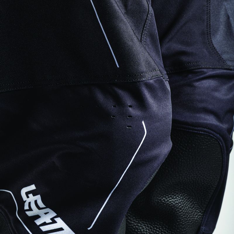 Spodnie Leatt Moto 4.5 Black S/Us30/Eu48